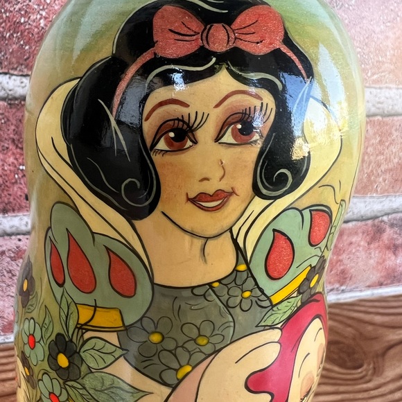 Vintage Russian Stacking - Nesting Dolls Snow White 7 pieces - Picture 4 of 12